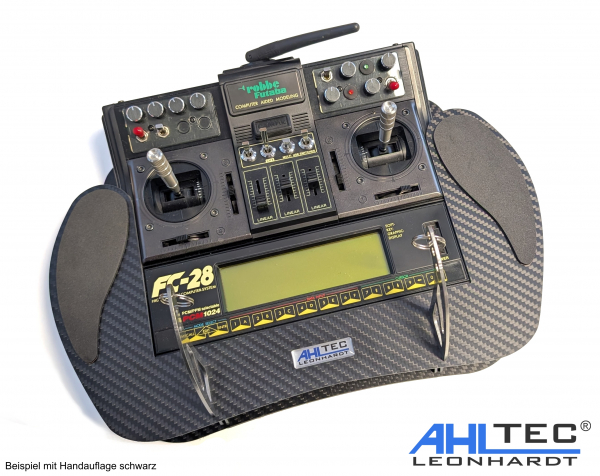 Senderpult Futaba FC-28 in Carbon
