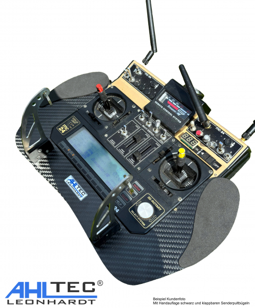 Senderpult Graupner MC-24 in Carbon